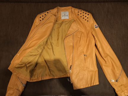 Женская куртка