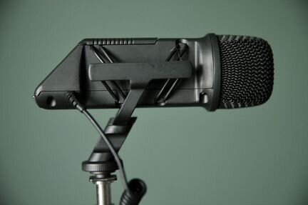 Микрофон Rode SVM (stereo video mic)
