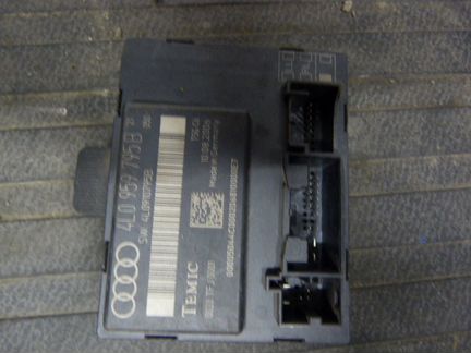 Блок комфорта задней двери левый Audi Q7 4L