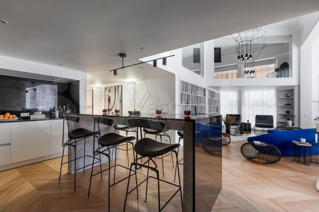 7-к. квартира, 310 м², 2/14 эт.