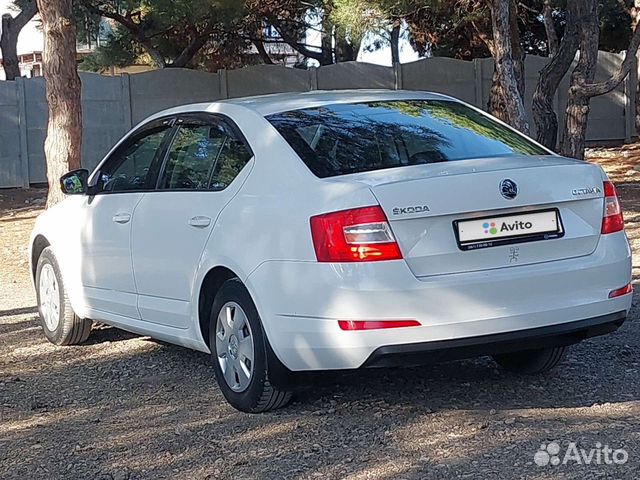 Skoda Octavia 1.6 AT, 2015, 141 000 км