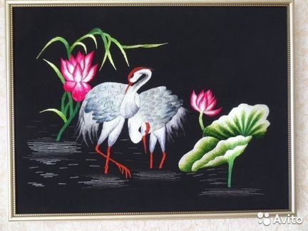 Журавли и лотос. Шелковая вышивка чин тео в багете