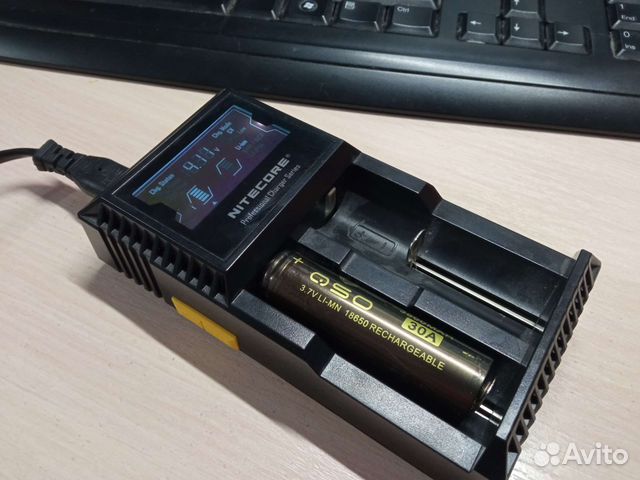 Зарядное устройство Nitecore D2