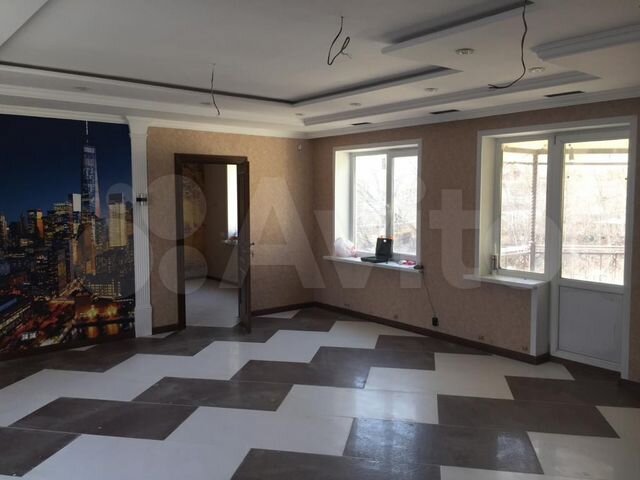 Здание свободного назначения, 927 м²