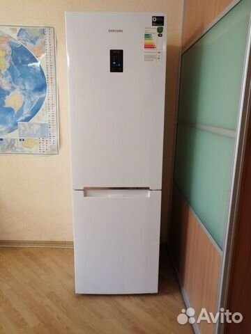 Холодильник двухкамерный Samsung