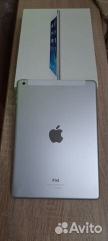Планшет Apple iPad Air 32 GB в чехле