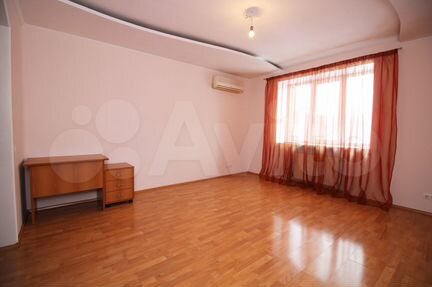 4-к. квартира, 135 м², 2/5 эт.