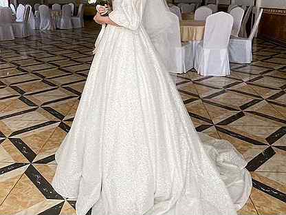 Свадебное платье со шлейфом 44 + фата в подарок