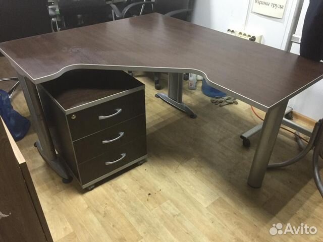 Стол офисный угловой купить в Москве | Товары для дома и дачи | Авито