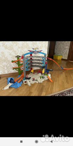 Хотвилс большой гараж