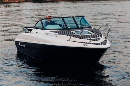 Катер Phoenix 560