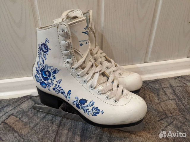 Коньки девочке,р.33