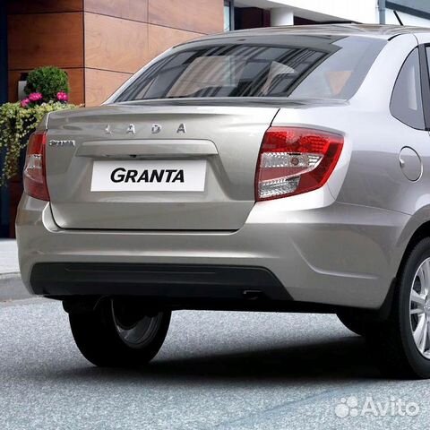 Бампер задний на ваз 2190 Лада Гранта FL