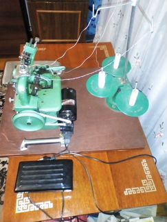 Оверлок бытовой