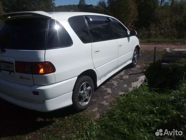 Тойота Ипсум 2000 белый