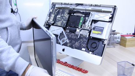 Ремонт техники Apple (iPhone, MacBook, iPad)