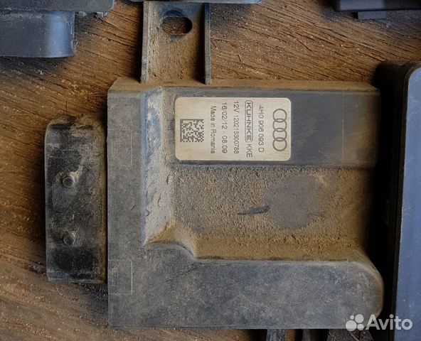 Блок управления топливным насосом Audi A8 D4 4H