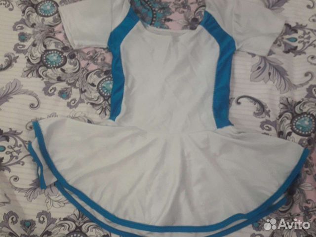 Купальники и юбочки, чешки для занятий спортом