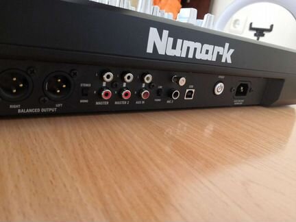 Dj контролер Numark Mixdeck expreess