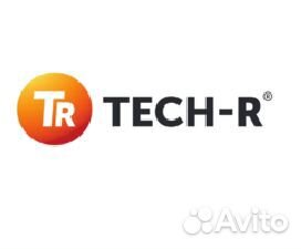 Водитель с грузовым автомобилем