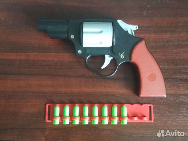 Игрушечный ривольвер