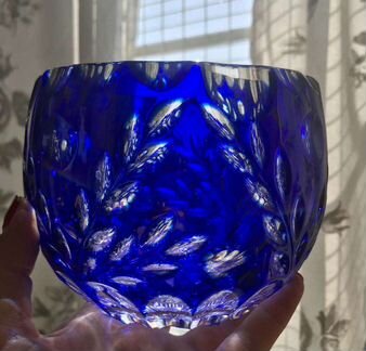 Ваза из цветного синего хрусталя