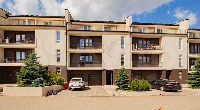 > 9-к. квартира, 454 м², 2/4 эт.