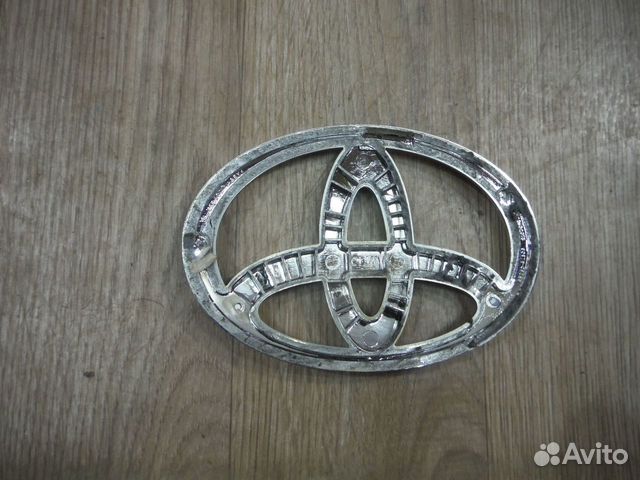 Эмблема крышки багажника Land Cruiser 200 2014