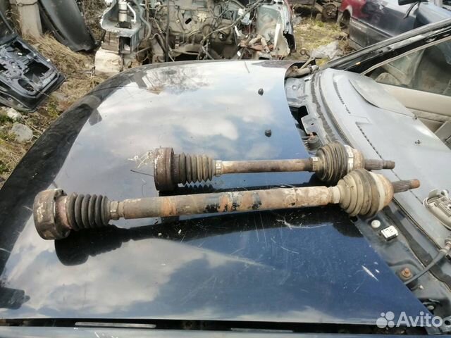 Привод передний правый Volkswagen Polo 3 1.4 AEX