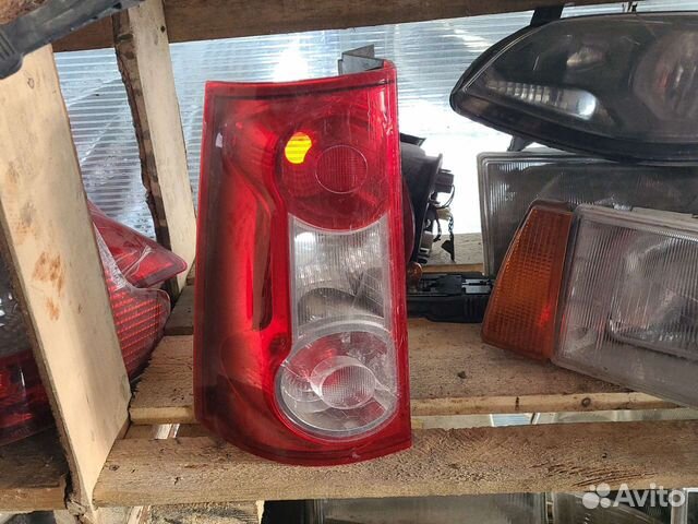 Задний фонарь левый LADA largus есть трещина