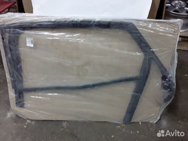 Направляющая стекла Audi A8 4H4839439E