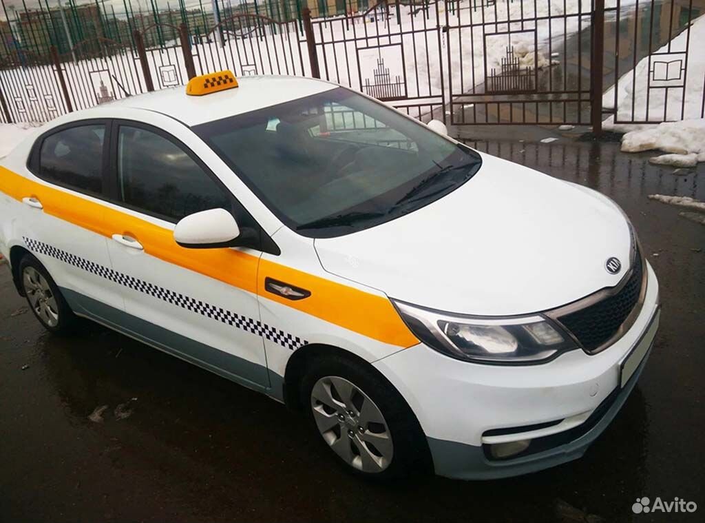 Под такси. Kia Rio 4 такси. Киа Рио 2019 такси. Киа Рио 2017 такси. Киа Рио 3 такси.