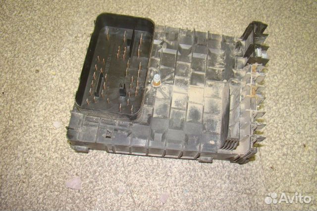 Блок предохранителей VW Jetta 5 (1K)