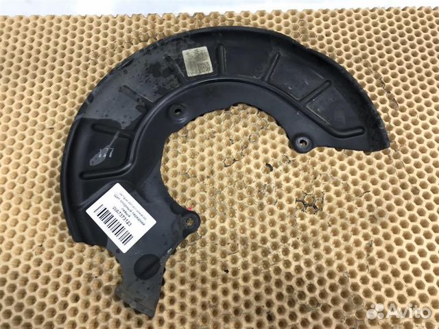 Щит опорный передний левый VW Tiguan (5N1,5N2) 20