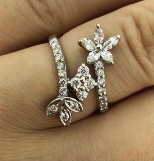 Золотое кольцо с бриллиантами