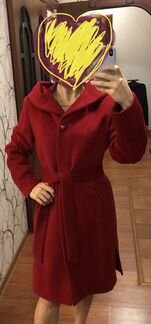 Элегантное красное женское пальто 44 размер