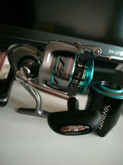 Катушка daiwa procaster 4000HK с запасной шпулей