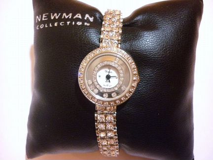 Часы наручные женские со стразами