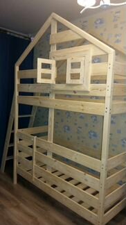 Двухъярусная кровать