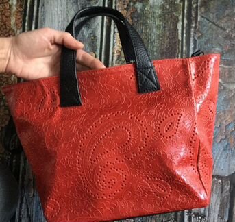 Сумка итальянская кожаная оранжевая с перфорацией