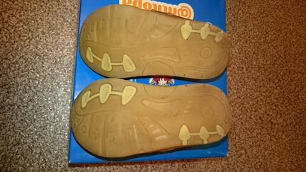 Кроссовки кожаные 21 размер