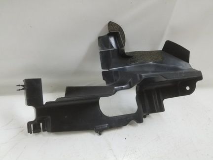 Дефлектор радиатора правый Toyota Rav4 40