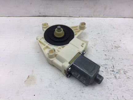 Мотор стеклоподъемника задний правый Mercedes E350