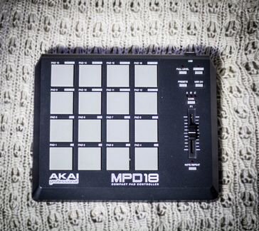 Midi контроллер akai MPD18