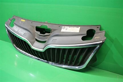 Решетка радиатора Skoda Rapid 2012-2017