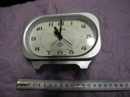 Часы-будильник Восток начало 2000 механика