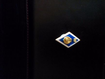 Значок об окончании вуза СССР