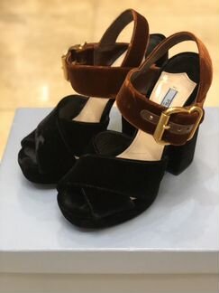 Замшевые босоножки в идеальном состоянии