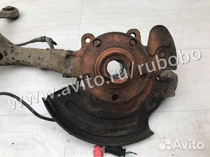 Кулак передний левый Vw Passat B5 ATQ 2001