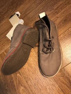 Новые кожаные ботинки Zara